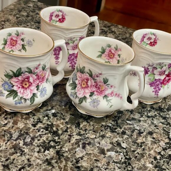 Vintage David Michael English Floral Bone China Mugs - Set of 4 - Picture 6 of 16